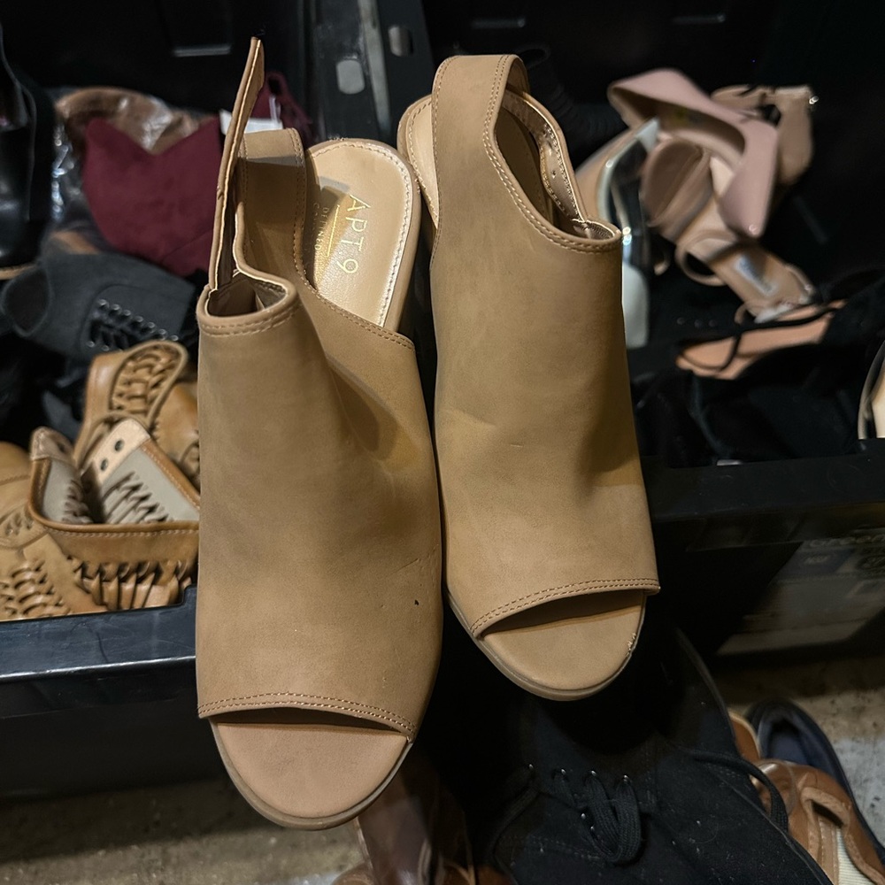 Apt. 9 Women's Brown Peep-Toe Mules